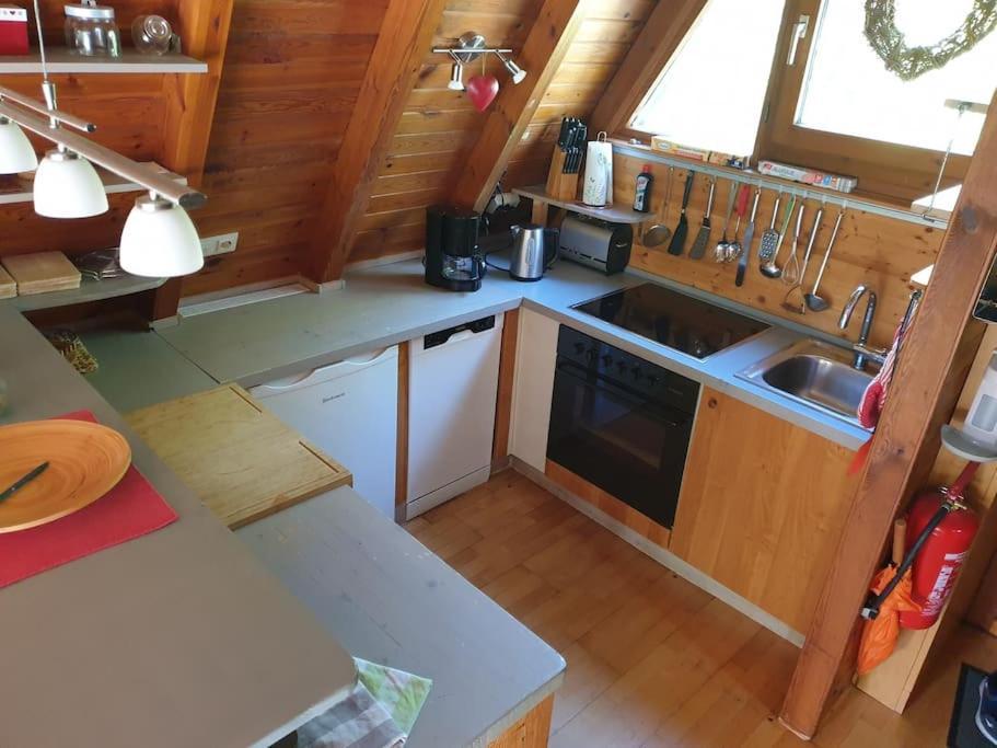 Nurdachhaus Mit Kaminofen Und Grossem Grundstueck *